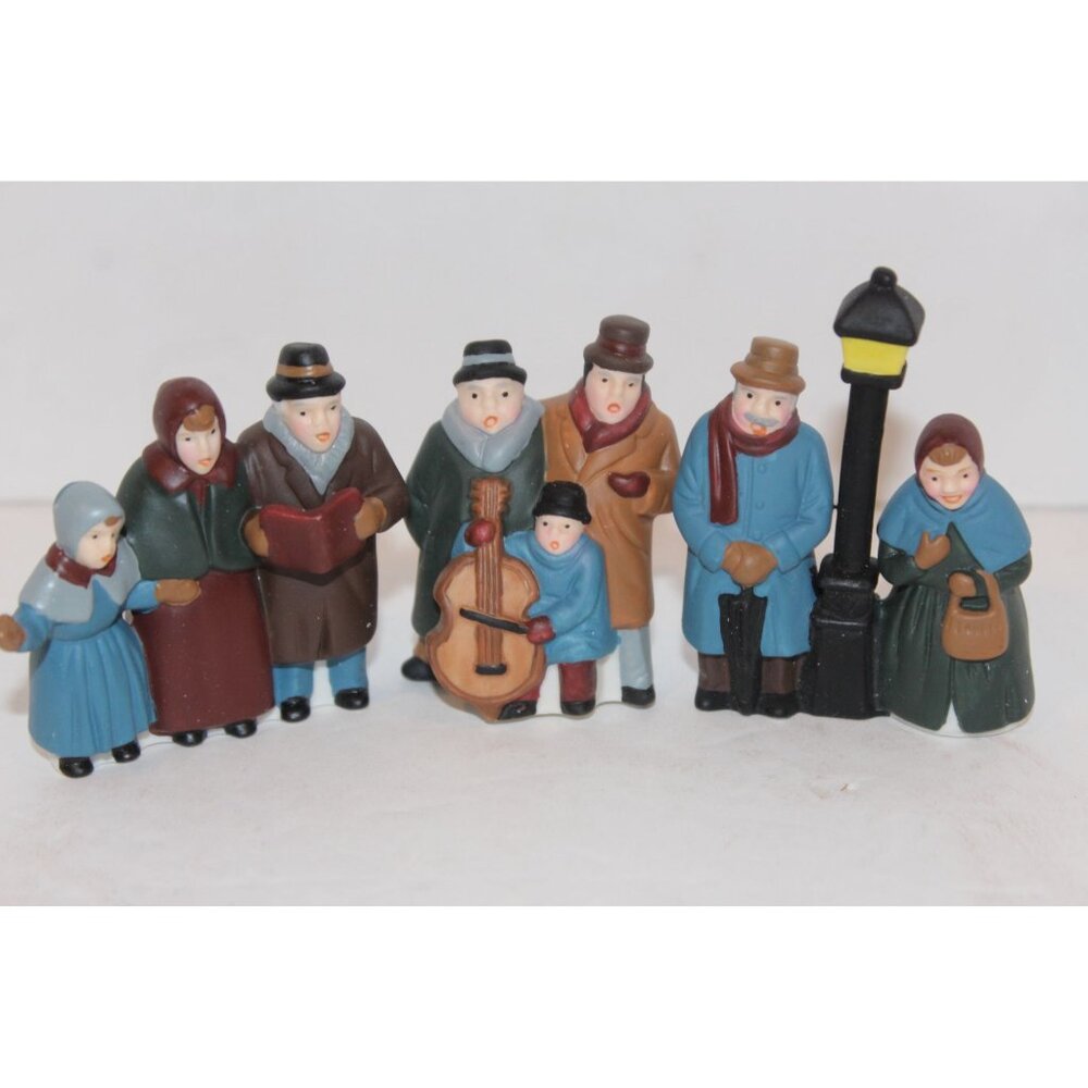 Dept 56 Dickens Village - Carolers, 2nd Ed Black Lamppost